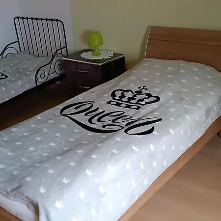 Appartement Lovely In With Separate Entrance *