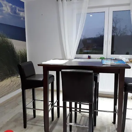 Lovely In With Separate Entrance *